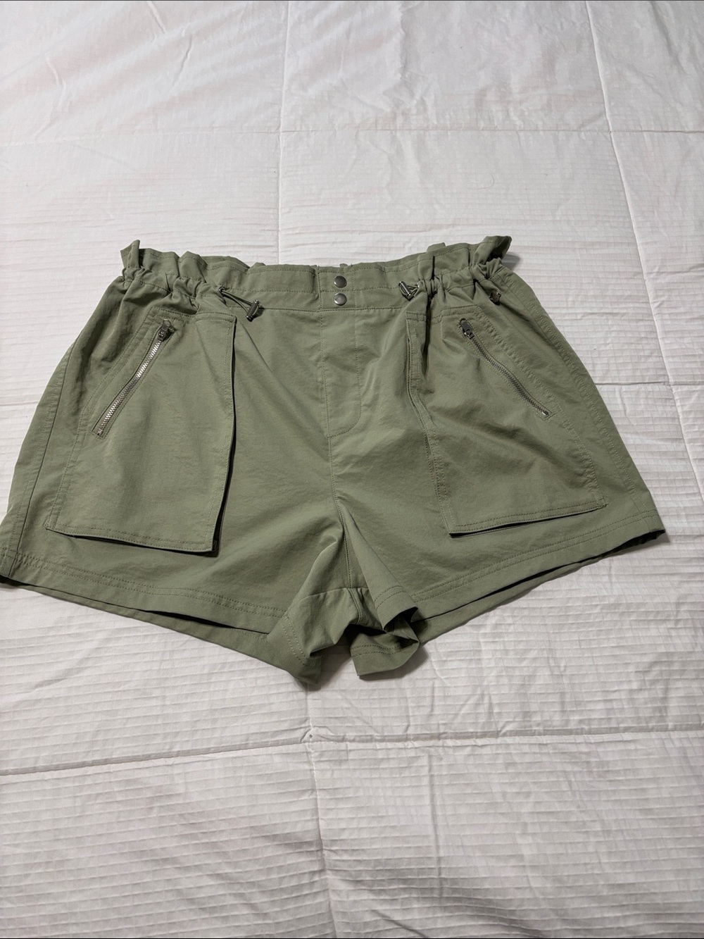 Relaxed Olive Green Cargo Shorts with Paperbag Waist